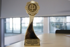 2017_04_20-Senat-PB-Wojeciech-Nowicki-statuetka-20