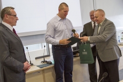 2017_04_20-Senat-PB-Wojeciech-Nowicki-statuetka-23